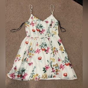 FOREVER 21 Junior Floral White Spaghetti Mini dress with Open Back